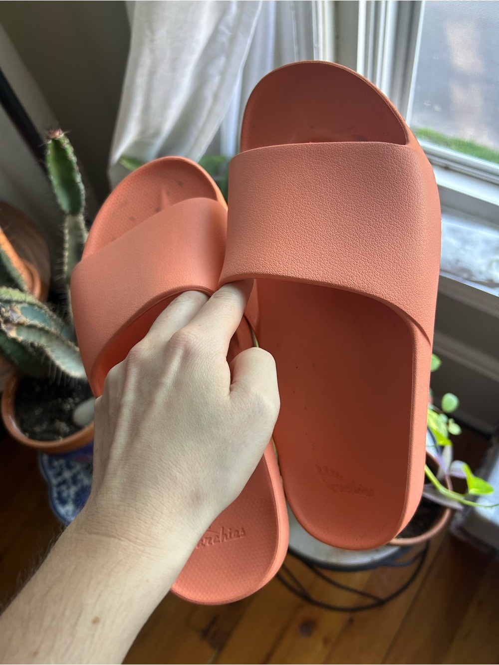 Archies orange peach slides women’s 11 men’s 10